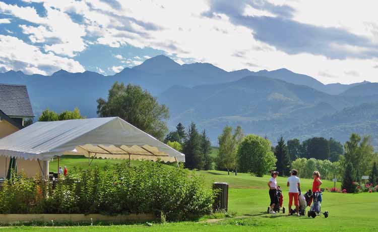Golf courses in the pyrenees